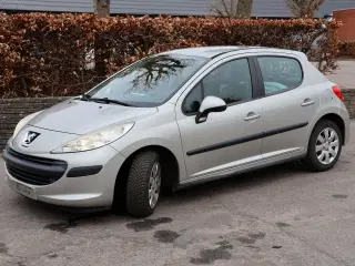 Peugeot 207 1,4I 5D benzin