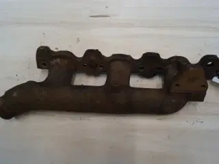 Ford 4600 Udstødningsmanifold D5NN9425J
