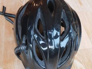 Cykelhjelm til børn, sort