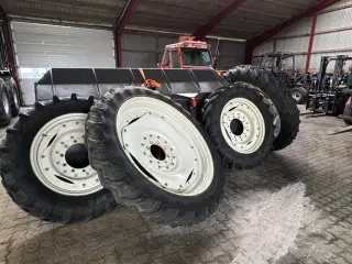 Alliance 320/85R32 + 280/95R48 TIL VALTRA N163