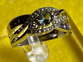 Ny ring med cirkoner