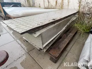 Metal rampe og læsseramper