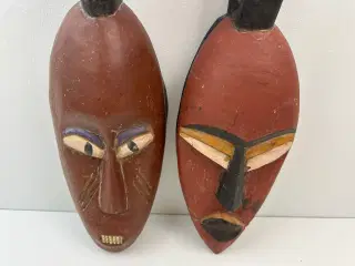 2 stk. store afrikanske masker