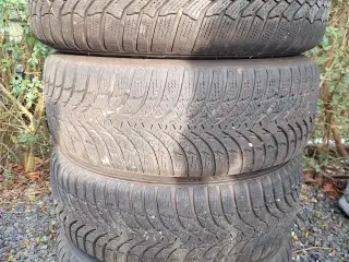 Vinterdæk 215/60/R16 i god stand. 5x112