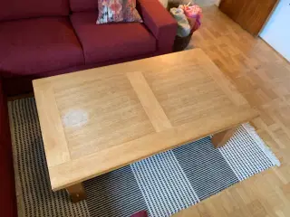 Sofabord i egetræ