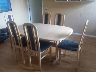 Spisebord med stole I bøgetræ