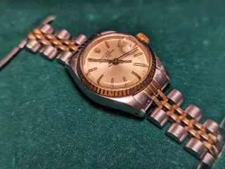 Rolex Oyster Perpetual DATE, 6917