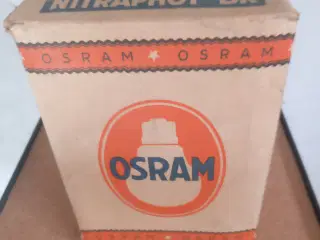 Pære til fotolampe bortgives.
