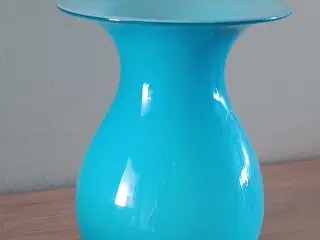 Holmegaard vase. Design Peter Svarrer 