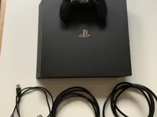 PS4 Pro 1TB med Controller