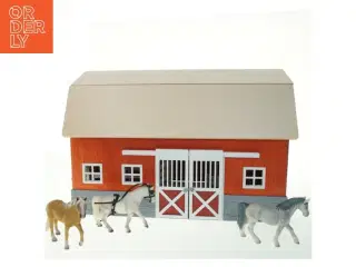 Model hestestald med figurer (str. 48x29 cm)