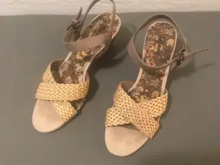 Søde sandaler m/ kinahæl