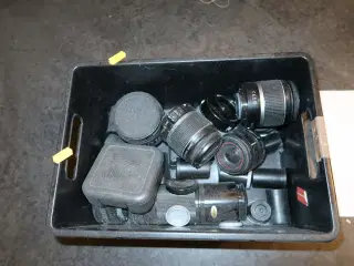 Kasse med div. Objektiver CANON EFS 18.55mm, SEIKO m.fl.