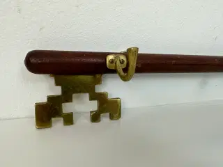 Retro knagerække i teak / messing