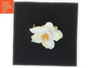 Porcelænsbroche (str. Ø 3,5 cm)