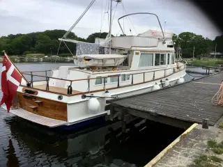 Grand Banks 42