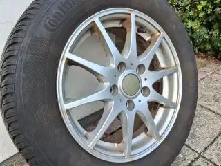 4 gode vinterdæk på 15" alufælge 