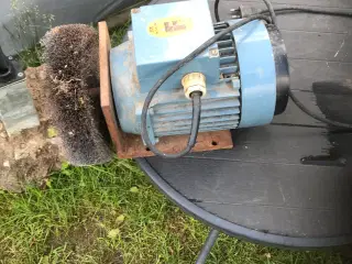 El motor med stål børste 