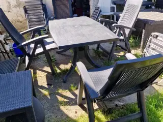 Havemøbelsæt bord og 4 stole 