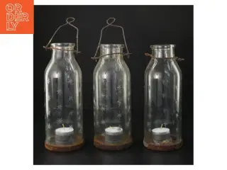 Glas lygter med fyrfadslys (str. H. 21,5 cm)