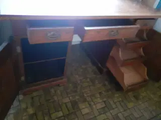 Gammelt skrivebord. 