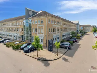 Centralt beliggende kontorfællesskab i Taastrup