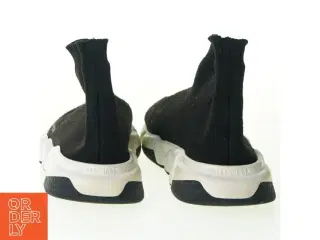 Sko fra Balenciaga (str. 29)