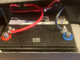 12V/80Ah batteri incl batteri kasse