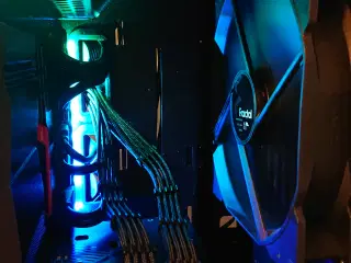 Gamer-minded PC sælges