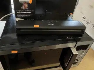 Microovn ELECTROLUX + Vakuumpakker m. Ruller