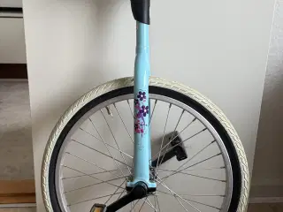 Et hjulet børnecykel