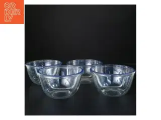 Sæt af fire glas skåle (str. Ø 15x8 cm)