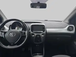 Toyota Aygo 1,0 VVT-I X-Play + X-Touch X-Shift 69HK 5d Aut.
