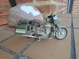 Moto Guzzi 1:15 Motorcykel Politoys Polistil