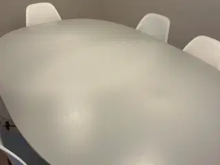 Piet Hein super ellipse spisebord i lysegrå