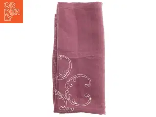 Broderet dug (str. 167 x 88 cm)