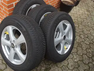 Vinterdæk på fælge m. Michelin dæk sælges