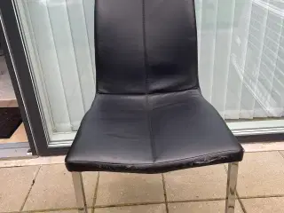 Spisebordsstole med sort læderlook