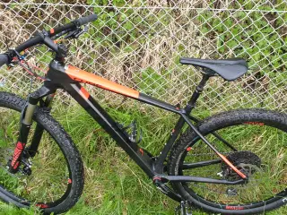 Mountainbike Med Carbon Ramme 