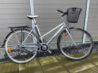 Bugatti. 28" hjul, 56 cm stel, 7 gear