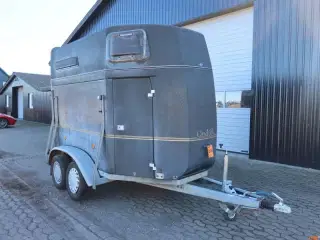 HESTETRAILER, BO