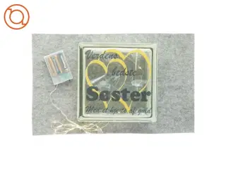 Lampe med teksten "Verdens bedste søster" (str. 20 x 20 X 9)