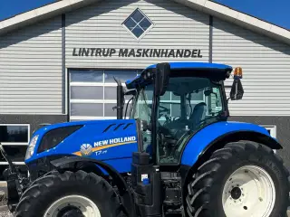 New Holland T7.175 RangeCommand med frontlift. Meget velholdt gård traktor.