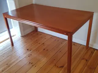 IKEA skrivebord gives væk 