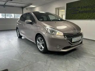 Peugeot 208 1,2 VTi Allure Sky 82HK 5d