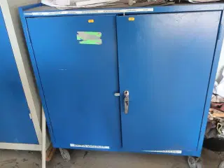 Stålskab med div. Værktøj