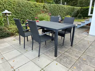 Havebord med 4 stole