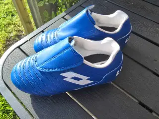 Børne fodbold  støvler str 29