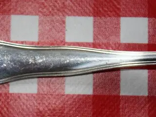 Dobbeltriflet pålægsgaffel, sølv