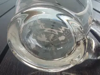 Mundblæste GLAS med hank og slibninger.